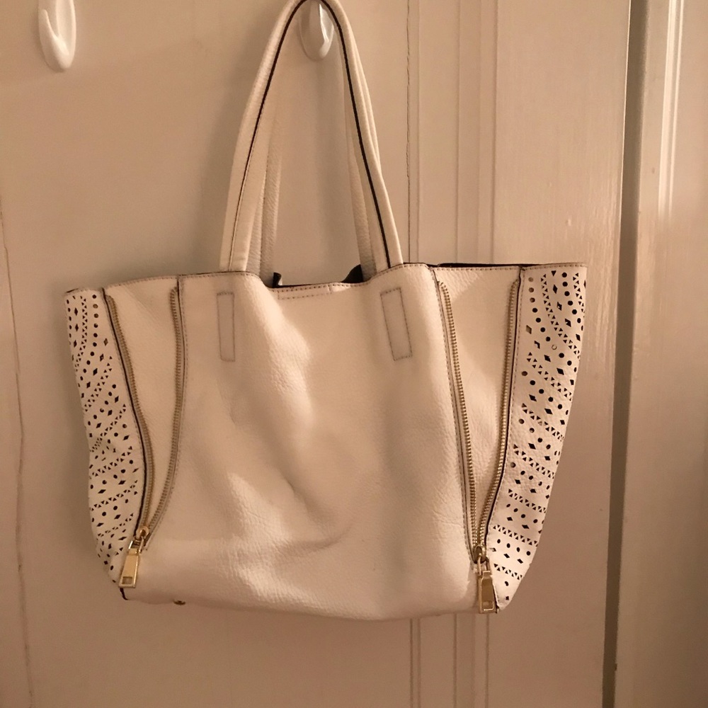 White faux leather bag